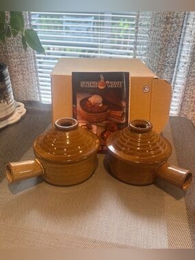 Stone Wave Microwave Cookers. Set of 2. New in box with recipe book.